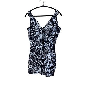 Shape Solver Black & White Floral Print One Piece Skirted Swimsuit Plus Size 22W